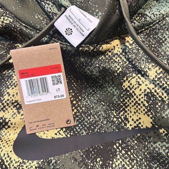 Nike Camouflage Therma Fit Hoodie in Green and Yellow - Picture 6 of 8
